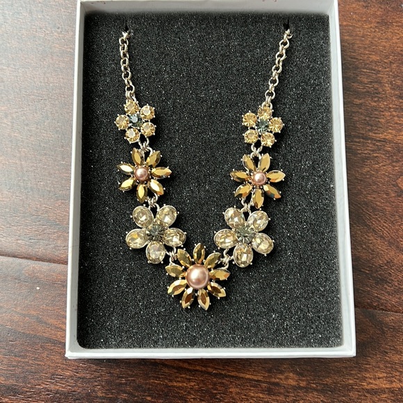 Mtstyle Bling Costume Statement Necklace for Women - Picture 6 of 9